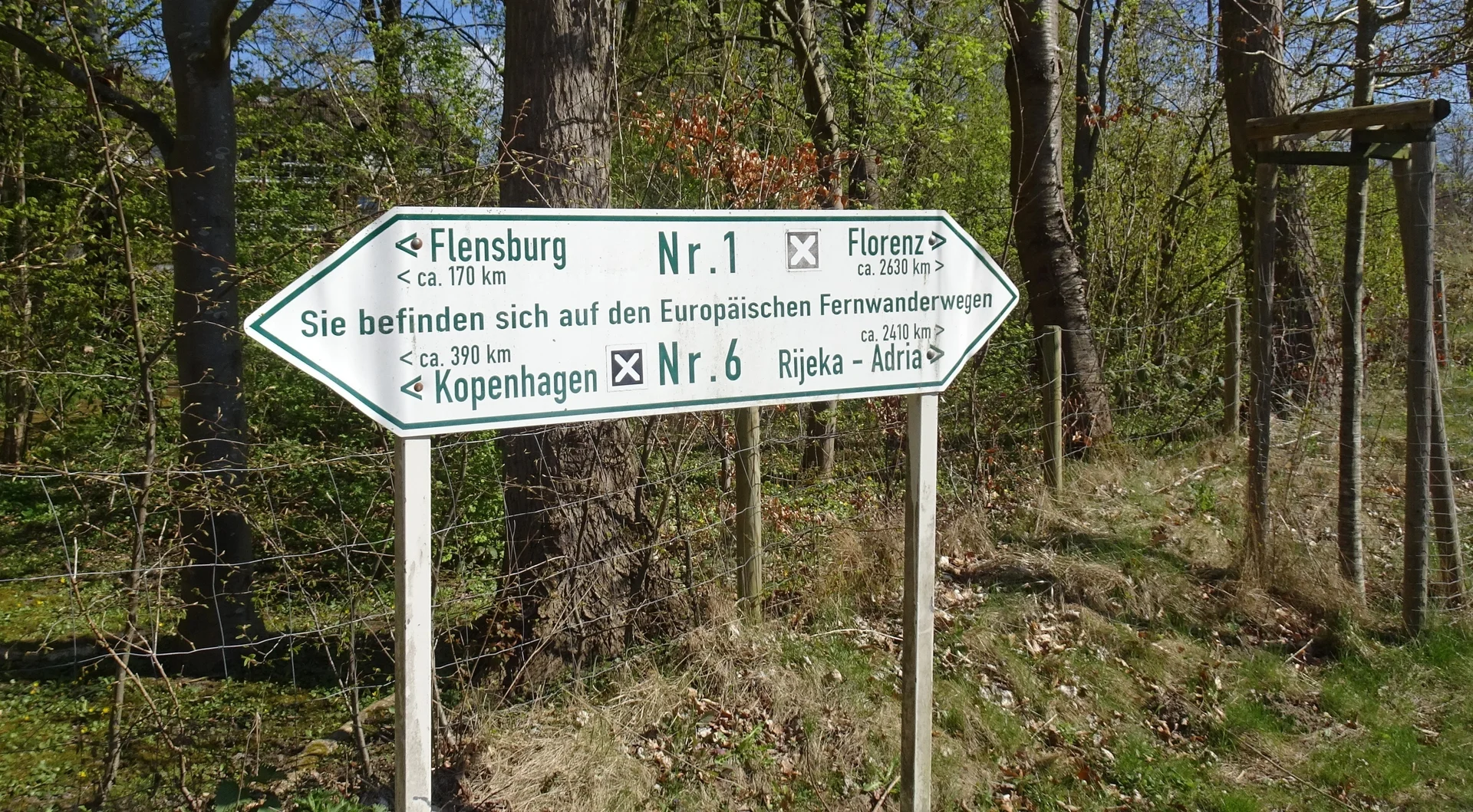 Wegweiser Europäischer Fernwanderweg E1 | © Kai Vermehren