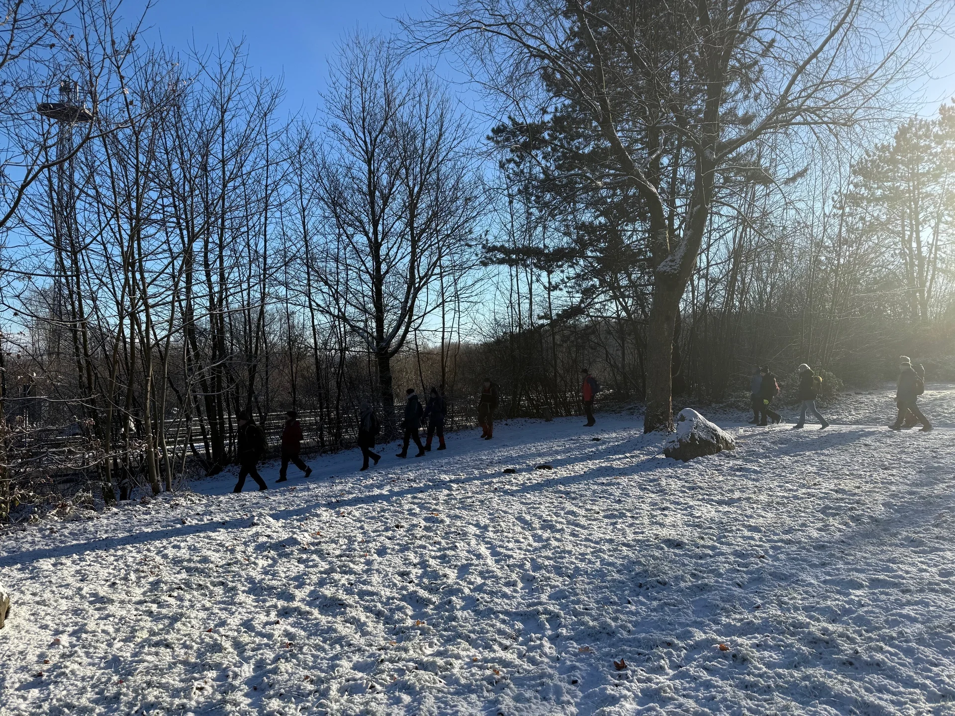 Eine Gruppe Wanderer im Winter an der Flensburger Förde | © Gerhild Schiller