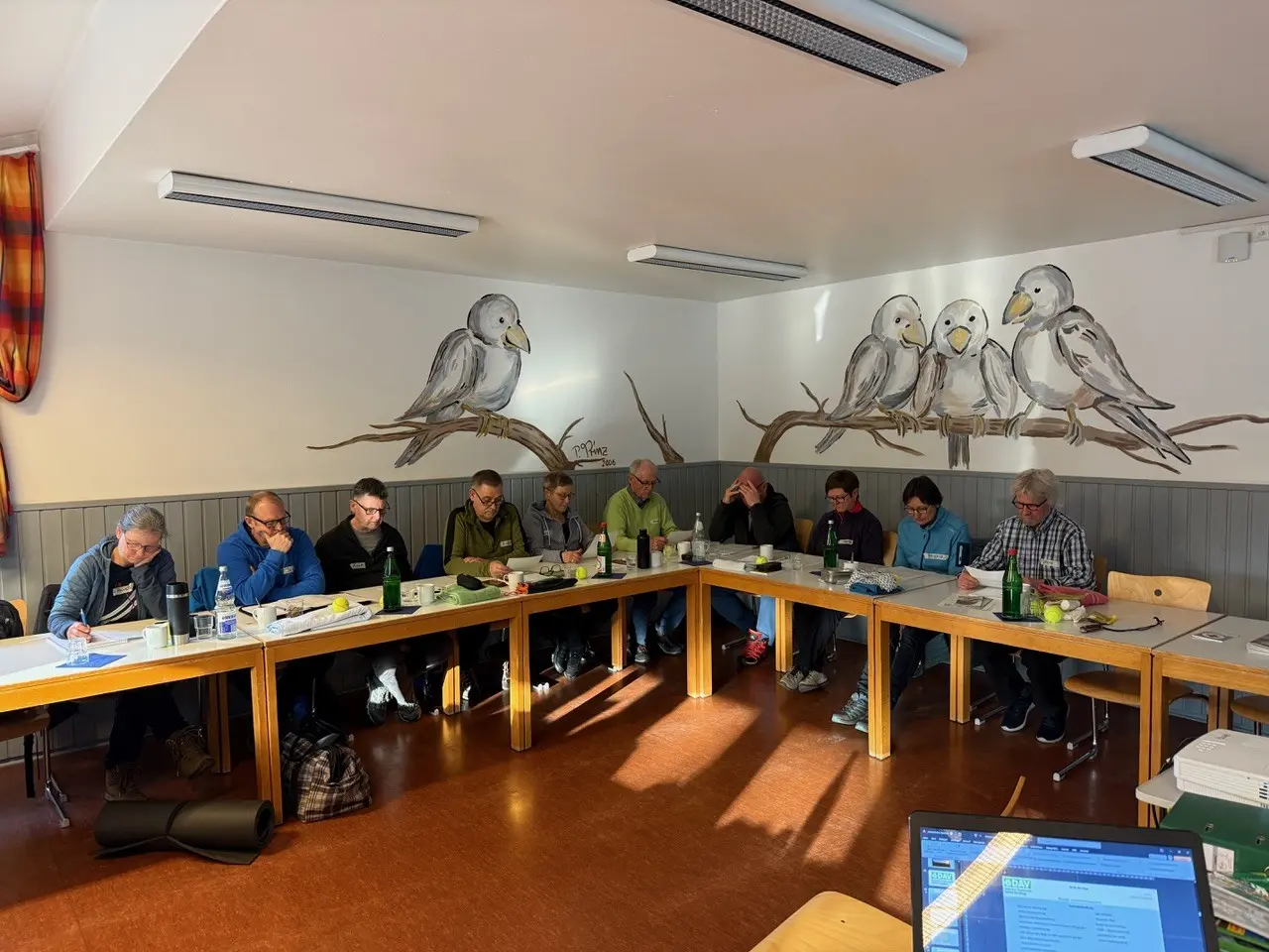 Eine Gruppe Lernende in einem Unterrichtsraum | © Gerhild Schiller