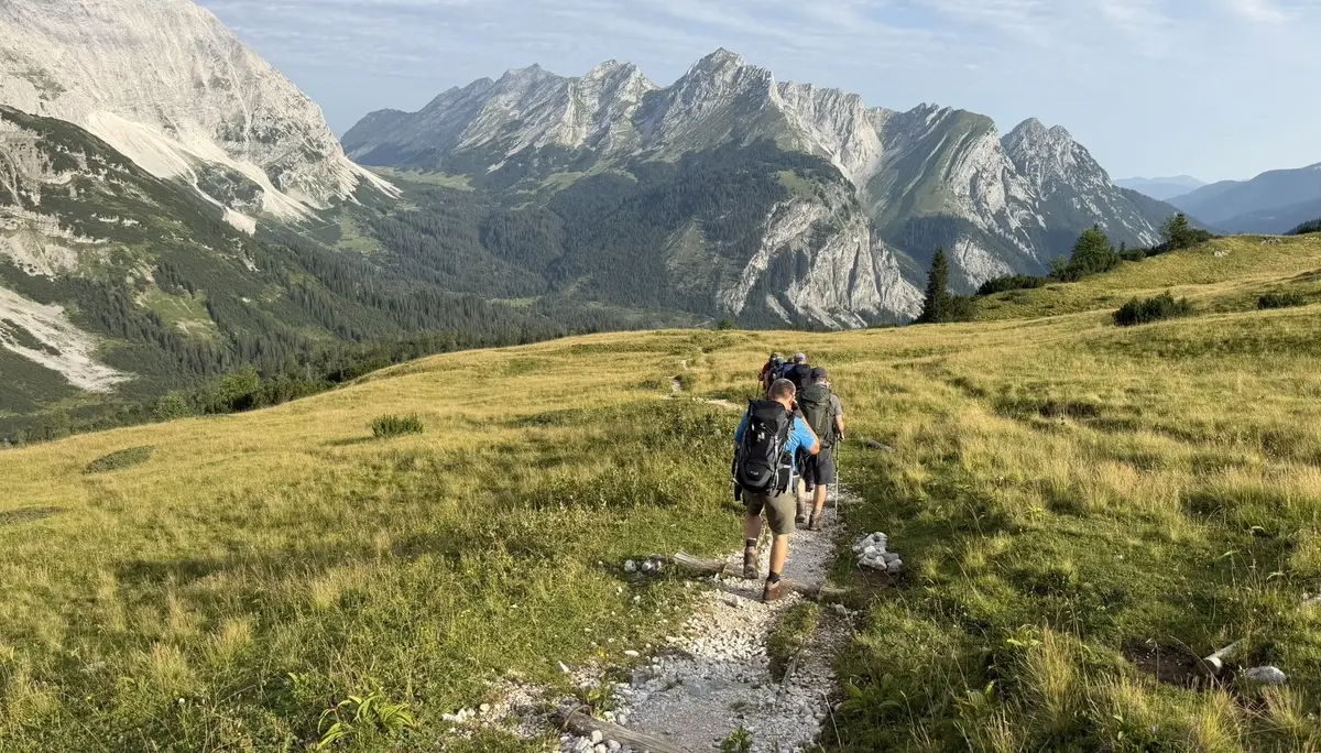 Wanderer im Karwendel | © Kai Vermehren
