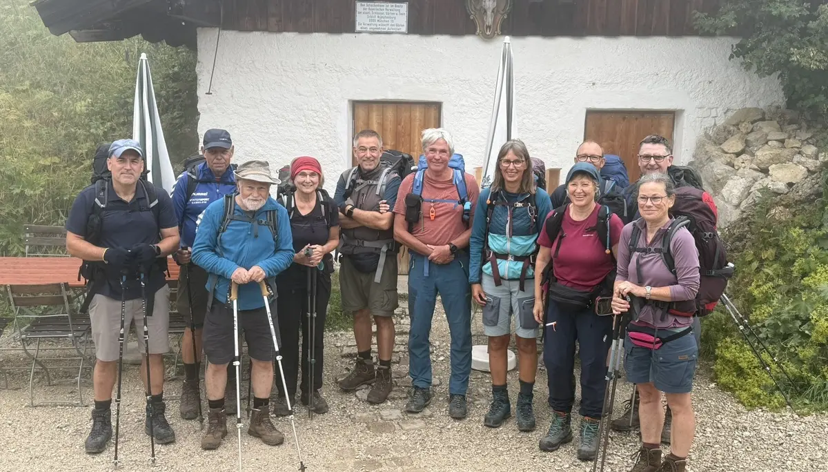 Wanderer vor dem Schachenhaus | © Gerhild Schiller