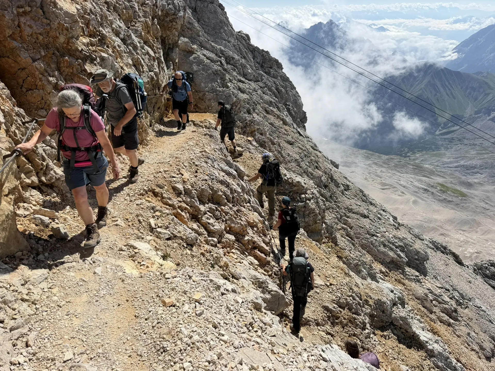 Wanderer vor dem Münchener Haus | © Kai Vermehren